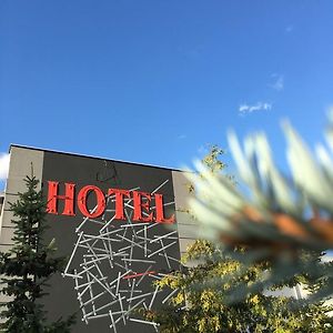Canpol-Jull'S Art Hotel